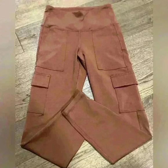 Old Navy Terracotta Cargo Active Leggings Size Small - Picture 3 of 4